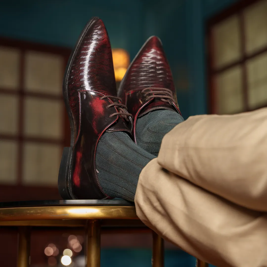 Monkstory Embossed Pattern Pointed Lace-ups - Cherry