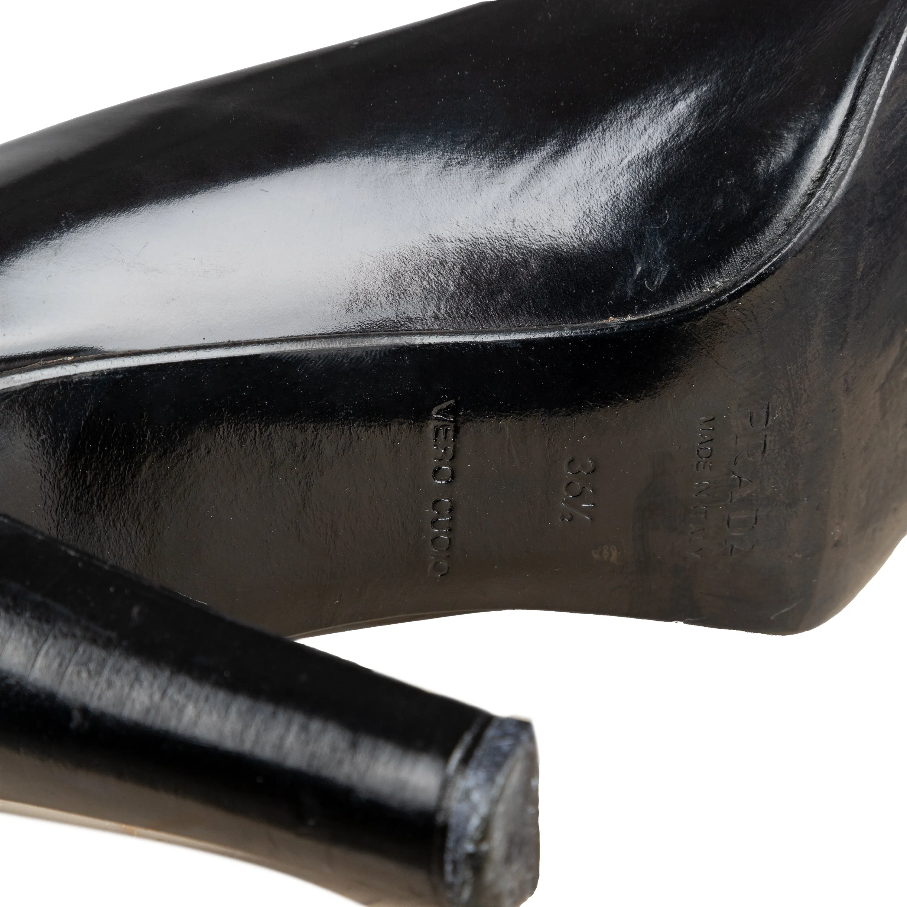 Prada Pointed Pump Heels - '10s