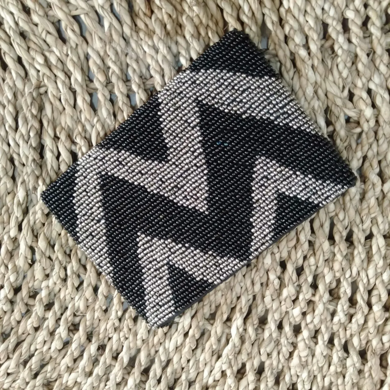 Small Zigzag Pattern Beaded Wallets